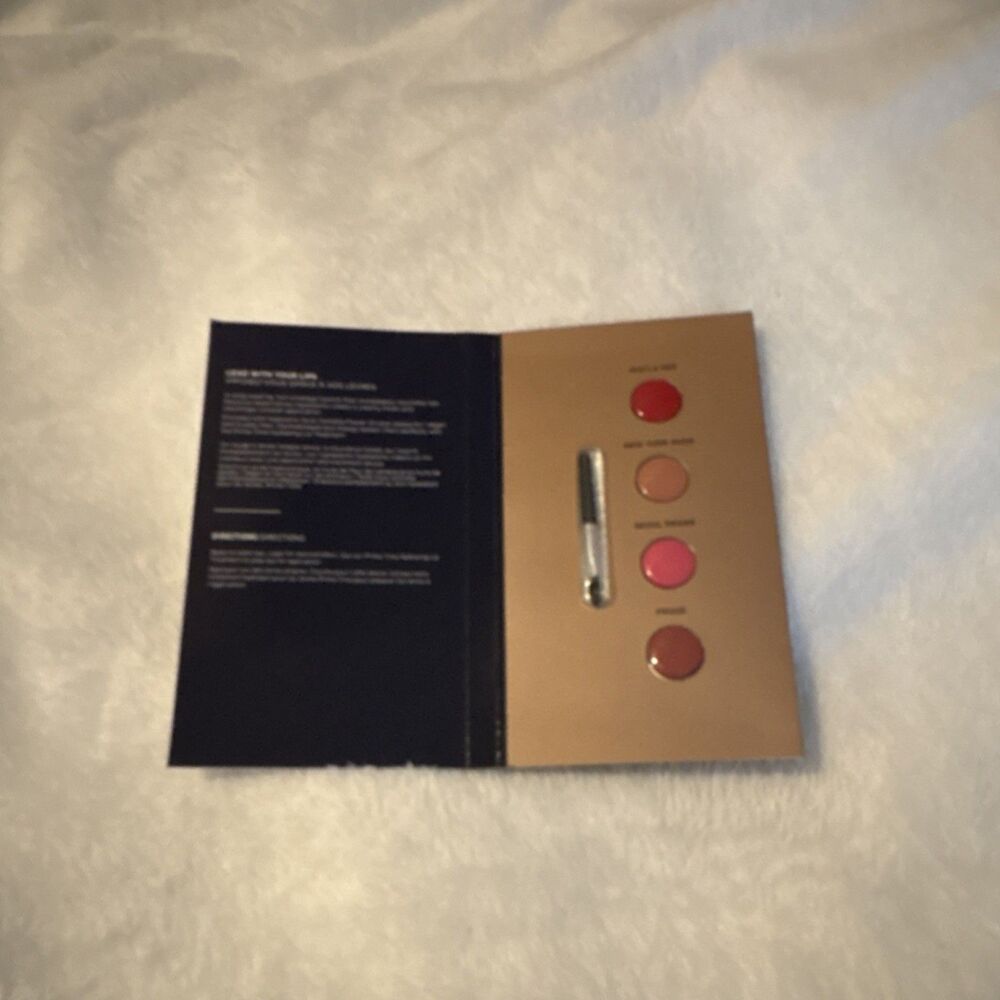 Lipstick Sample Palette Cream Formulation Red Pink Brown Shades with Applicator